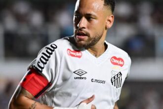 Neymar admite possibilidade de se aposentar em dezembro e diz viver “ano a ano”