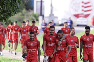 Técnico do Náutico planeja reforços pontuais para a Série B, com prioridade na defesa