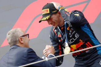 Domenicali descarta aposentadoria precoce de Verstappen por causa dos carros de 2026