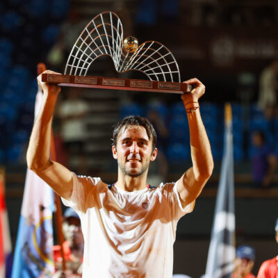 Etcheverry bate Tabilo de virada e leva primeiro título ATP no Rio Open