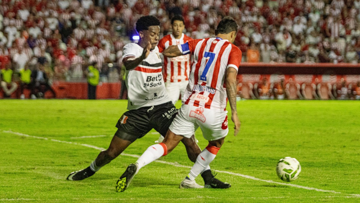 Náutico bate Santa Cruz e volta à decisão do Campeonato Pernambucano
