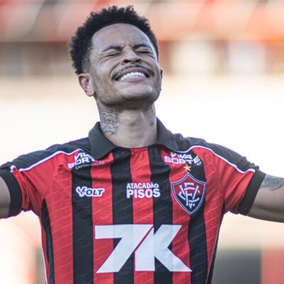Vitória supera o Galícia por 3 a 0 e garante vaga na semifinal do Baianão