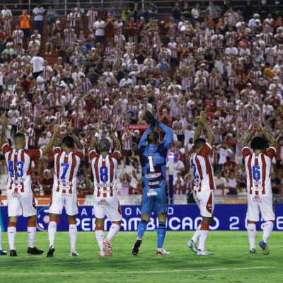Vinicius celebra liberação de torcidas na decisão do Pernambucano e evita favoritismo antes do clássico contra o Sport