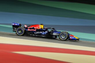 Russell afirma que Red Bull segue referência no gerenciamento de energia na F1