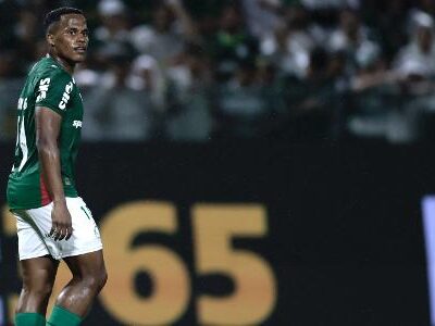 Jhon Arias reencontra Fluminense pela primeira vez após acerto com o Palmeiras
