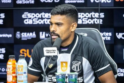 Zagueiro Ronald destaca confiança de Mozart em apresentação pelo Ceará