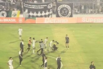 Confusão após ASA x Operário na Copa do Brasil termina com invasão de torcedores e cinco expulsões