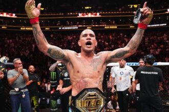 Alex Poatan deixa cinturão dos meio-pesados e mira terceiro título no UFC