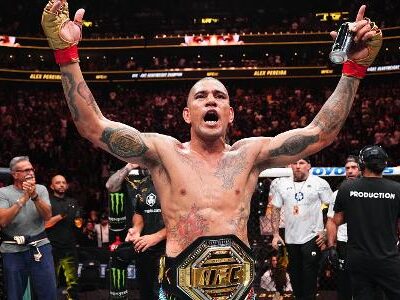 Alex Poatan deixa cinturão dos meio-pesados e mira terceiro título no UFC