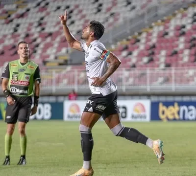 Figueirense goleia Joinville fora de casa e mantém chances de escapar do rebaixamento