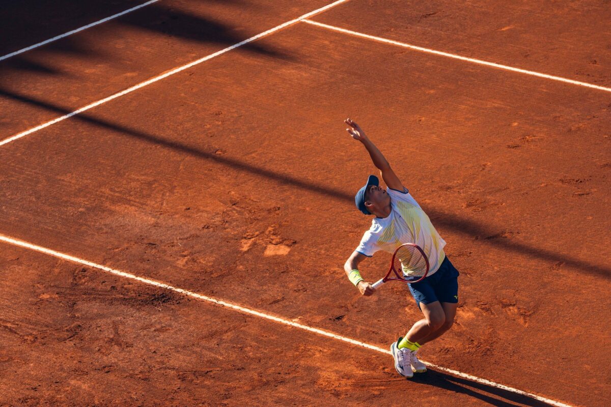 Baez supera Tabilo e encara Darderi na semifinal do Chile Open