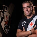De Algoz a Reforço: Vasco anuncia Claudio Spinelli como novo camisa 77