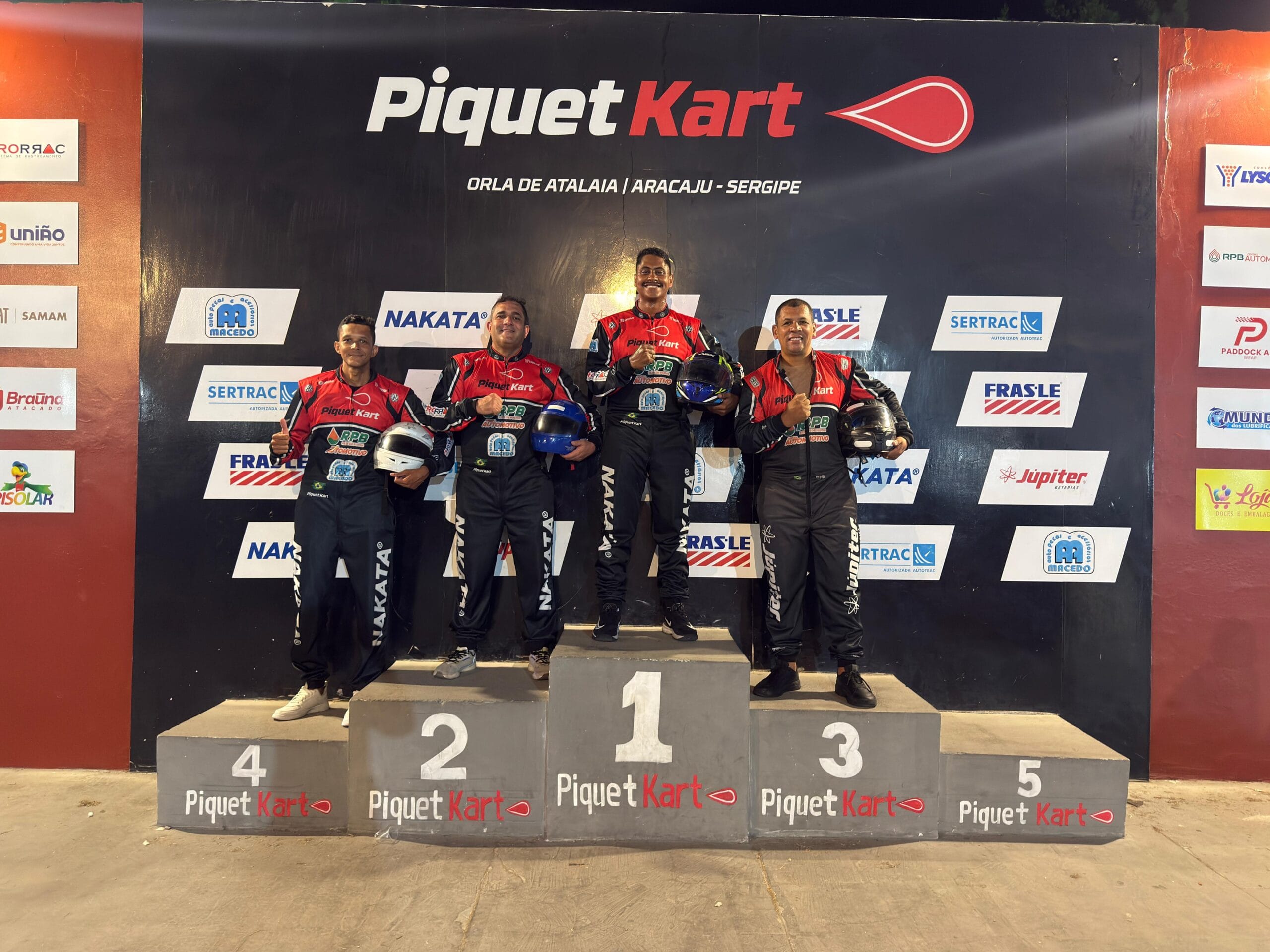 Piquet Kart recebe policiais sergipanos em dia de integração e velocidade na Orla de Atalaia