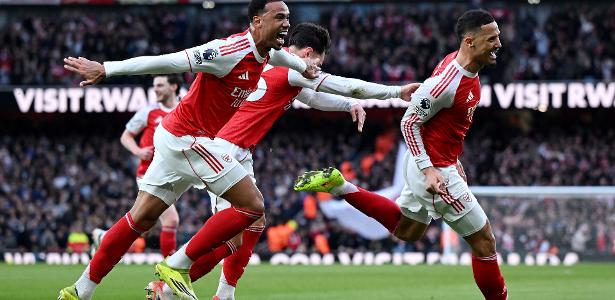 Arsenal supera Chelsea em escanteios, faz 2 a 1 e preserva vantagem sobre o City