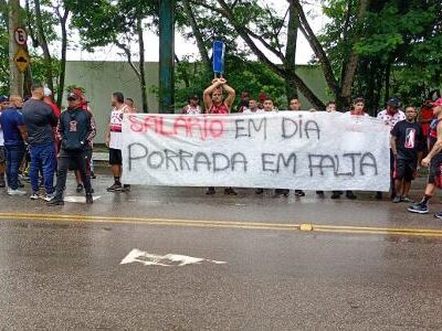 Protestos de organizadas dividem elenco e diretoria do Flamengo