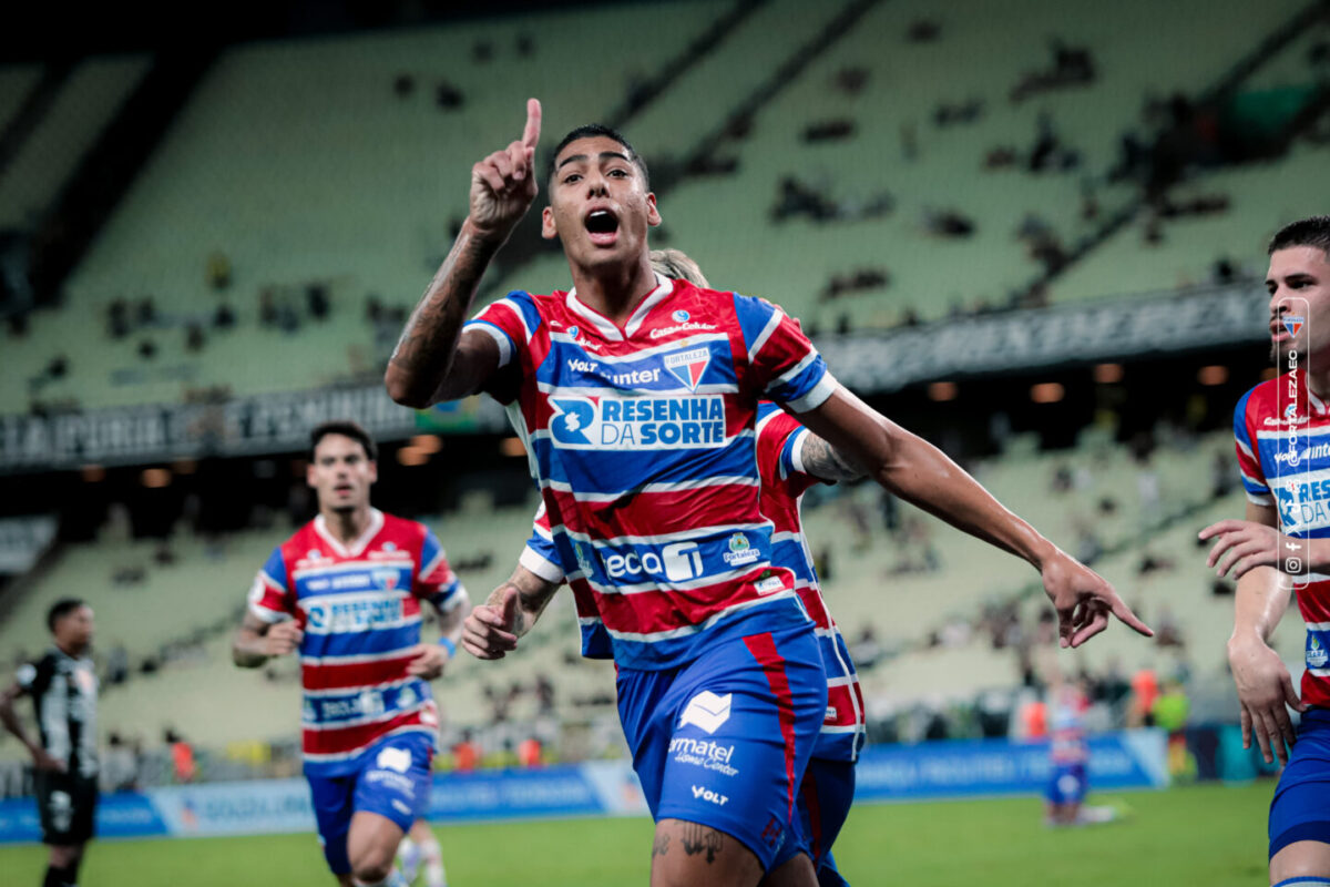Lucas Emanoel estreia na artilharia do Fortaleza e balança a rede no Clássico-Rei