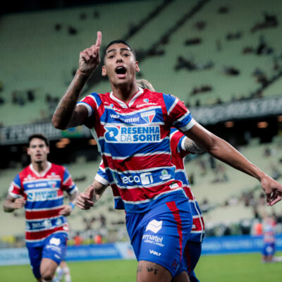 Lucas Emanoel estreia na artilharia do Fortaleza e balança a rede no Clássico-Rei