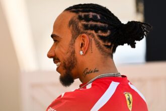 Brundle aposta em regulamento de 2026 para recolocar Hamilton e Ferrari na briga pelo título