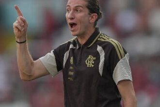 Flamengo oficializa rescisão de Filipe Luís; multa pode chegar a R$ 9,3 milhões