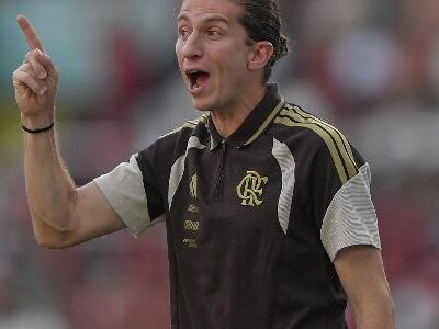 Filipe Luís admite pressão da torcida, faz autocrítica e valoriza goleada do Flamengo
