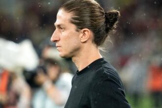 Flamengo demite técnico Filipe Luís e amplia crise interna no clube