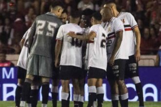 Santa Cruz quita salários de fevereiro antes de decisão pela Copa do Brasil