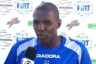 Ex-atacante Reinaldo Aleluia morre aos 53 anos