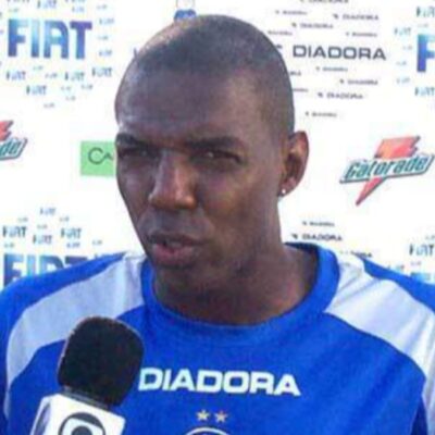Ex-atacante Reinaldo Aleluia morre aos 53 anos
