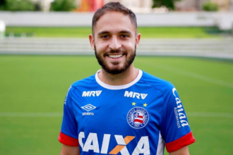 Santa Cruz oficializa chegada do meia Régis, de 33 anos