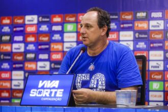 Rogério Ceni destaca importância do título baiano após queda na Libertadores