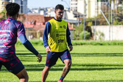 Santa Cruz negocia envio de Ianson ao Caxias e chegada de ex-Confiança Thiago Ennes