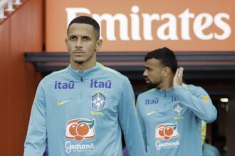 Comissão de Ancelotti estará no Ba-Vi para observar Luciano Juba