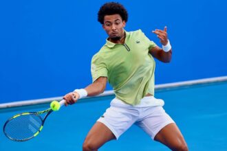Arthur Fils salva cinco set points, derruba Auger-Aliassime e vai às quartas em Indian Wells