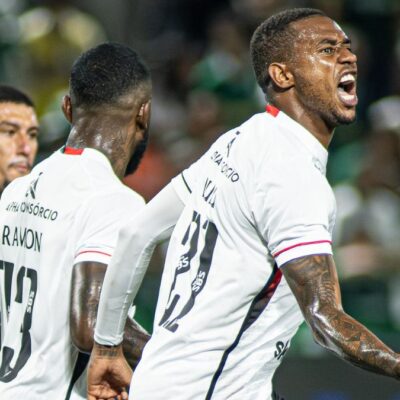 Lesão na coluna afasta Dudu do Vitória até o fim da temporada 2026