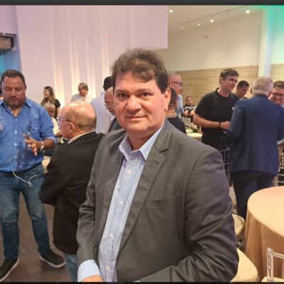 Vereador destaca papel econômico do futebol e celebra entrega de veículos ao Confiança
