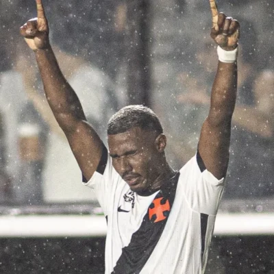 Vasco vira sobre o Palmeiras na estreia de Renato Gaúcho e deixa a zona de rebaixamento