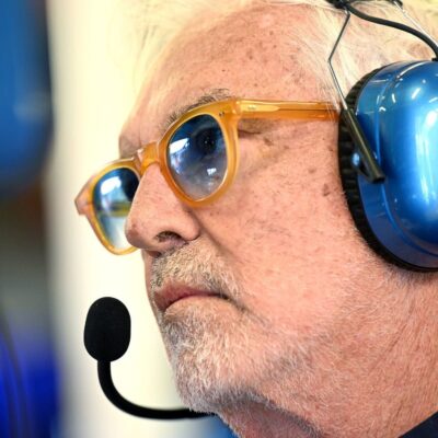 Mercedes negocia compra de 24% da Alpine, confirma Flavio Briatore