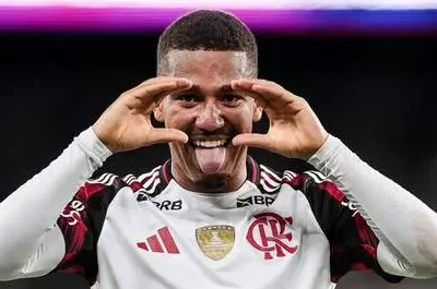 Flamengo projeta faturamento recorde de R$ 467 milhões com patrocínios no uniforme em 2026