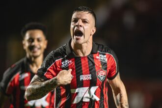 Vitória supera Atlético-MG por 2 a 0 no Barradão e volta a vencer na Série A
