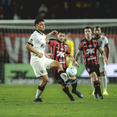 Vitória é cirúrgico, vence o Atlético-MG por 2 a 0 e respira no Brasileirão