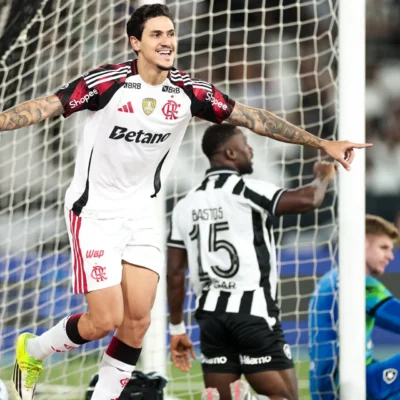 Flamengo domina, faz 3 a 0 no Botafogo e sobe na tabela do Brasileirão