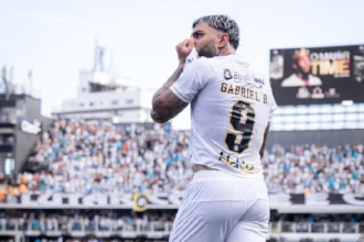 Memphis e Gabigol marcam, Santos resiste com nove jogadores e empata com o Corinthians na Vila Belmiro