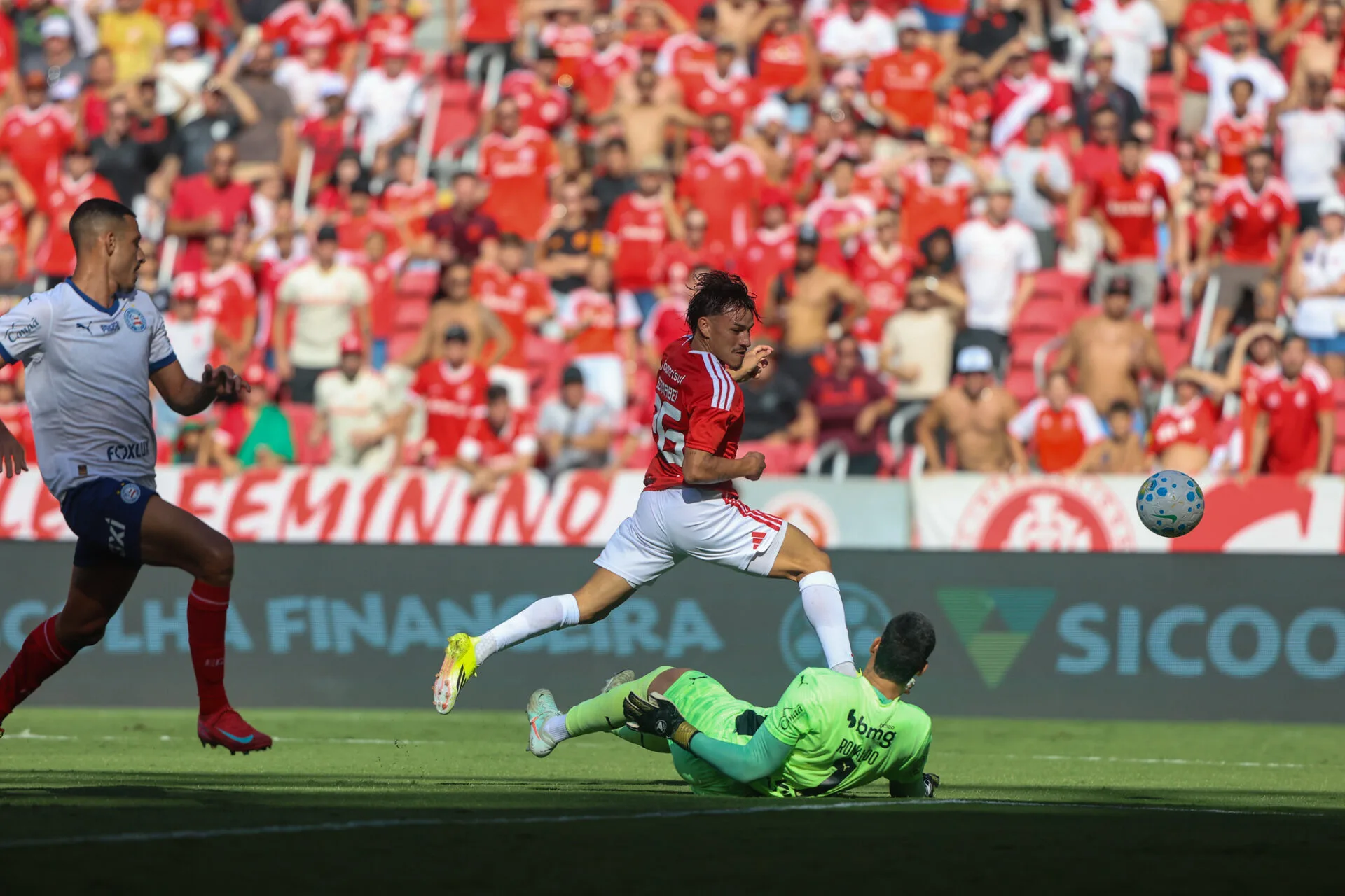 Bahia supera Internacional no Beira-Rio, encerra tabu e agrava crise gaúcha - Imagem do artigo