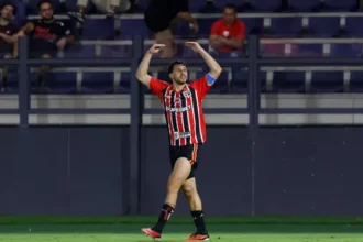 Calleri atribui virada do São Paulo sobre o Bragantino às orientações de Roger Machado