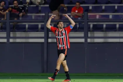 Calleri atribui virada do São Paulo sobre o Bragantino às orientações de Roger Machado