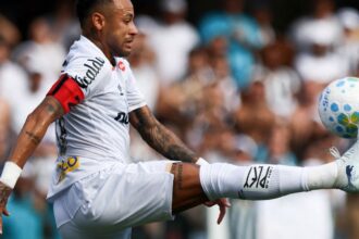 Neymar passa em branco em empate entre Santos e Corinthians e segue sob pressão antes de convocação