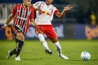 Defesa falha e ataque sem inspiração custam derrota do Bragantino para o São Paulo no Brasileirão