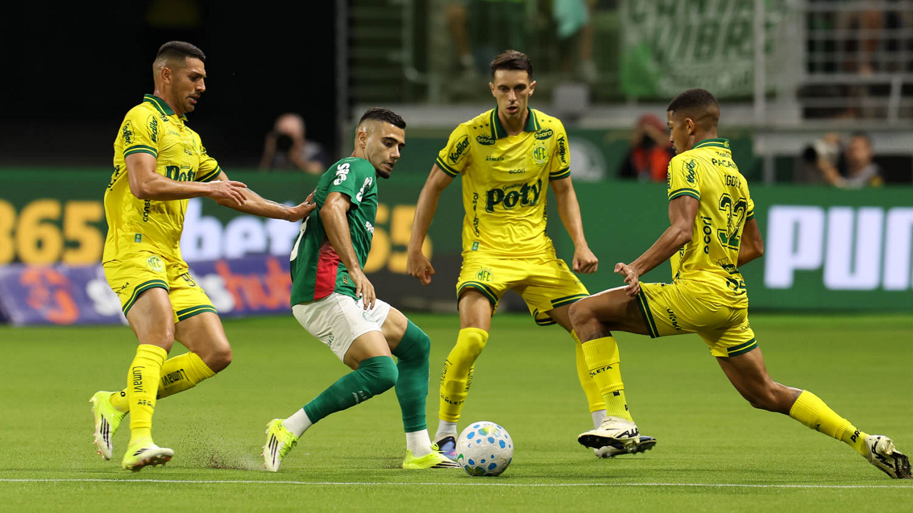 Palmeiras aumenta rodízio após queda física e mira recuperação na sequência do Brasileirão - Imagem do artigo