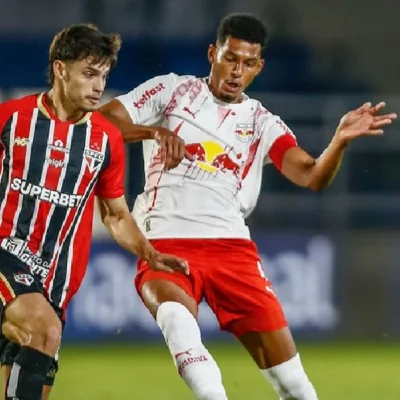 São Paulo vira sobre o Bragantino e mantém liderança invicta do Brasileirão