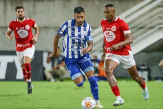 CSA confirma retorno do volante Camacho, de 36 anos